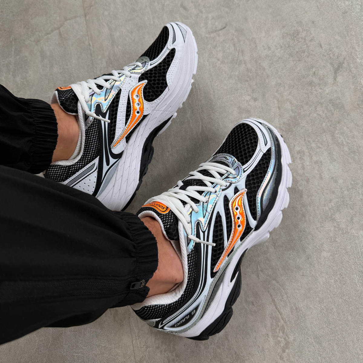 Saucony Pro Grid Omni 9 Black Orange