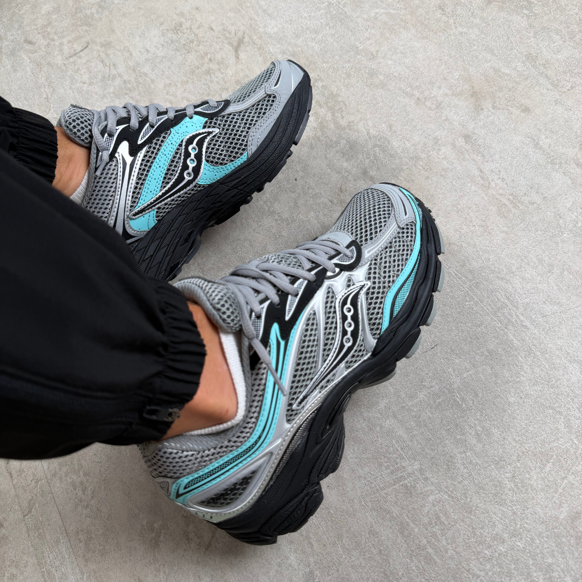 Saucony ProGrid Omni 9 Fossil Splash